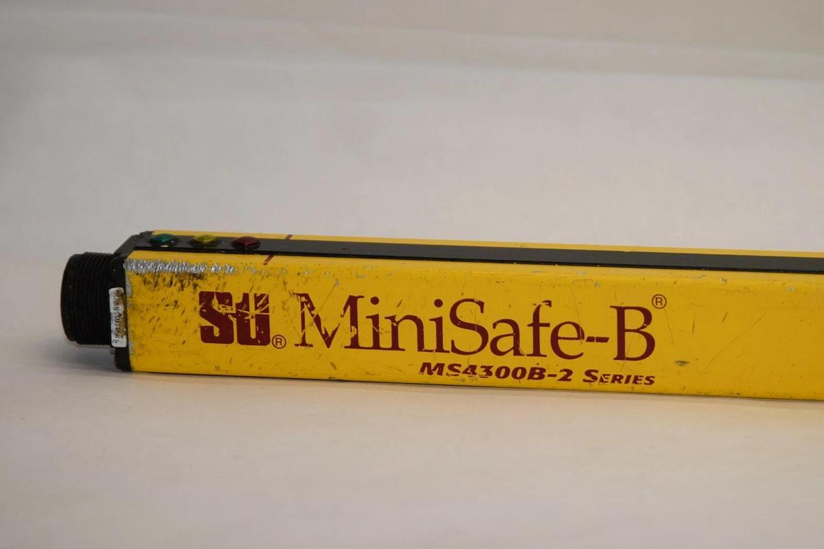 Used STI MS4324B-2 Range 30' MiniSafe 24" Transmitter Light Curtain