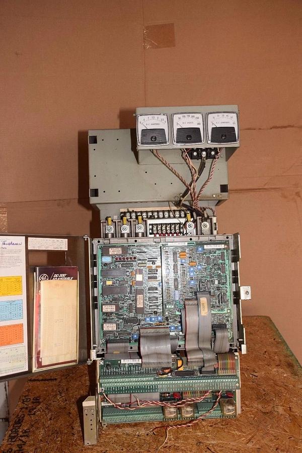 Used GE GENERAL ELECTRIC DC-300 Adjustable speed drive 7VXAS057CD05  10HP 240V