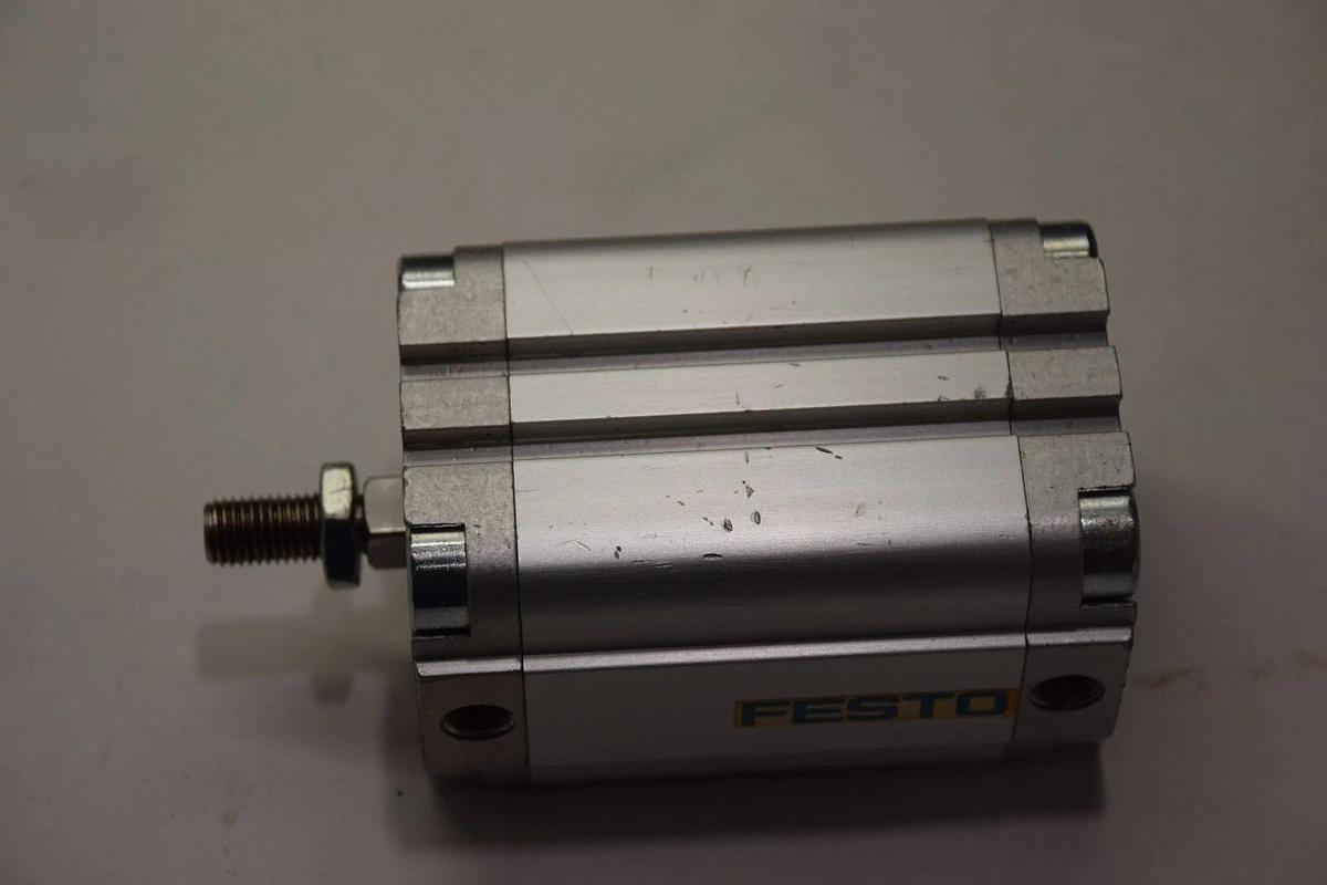 (New) FESTO ADVULQ-40-50-A-P-A PNEUMATIC COMPACT CYLINDER 156805