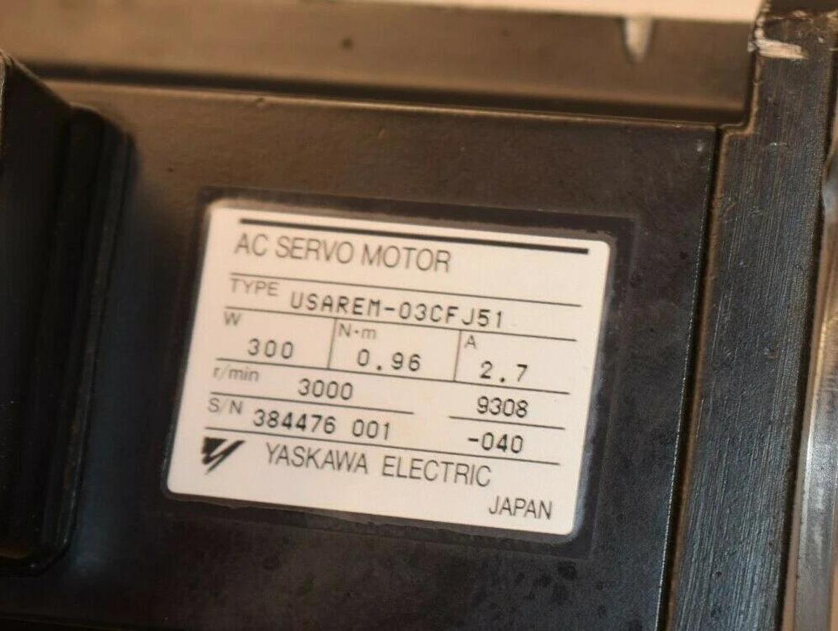 Used YASKAWA AC Servo Motor USAREM-03CFJ51 3000RPM 300W