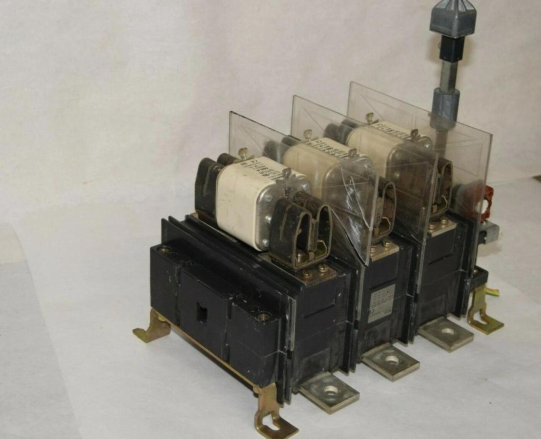 Used SIEMENS 630 Amp Switch Fusible Disconnect with fuse 3KL6130-1AB0  3KL61 30 1AB0