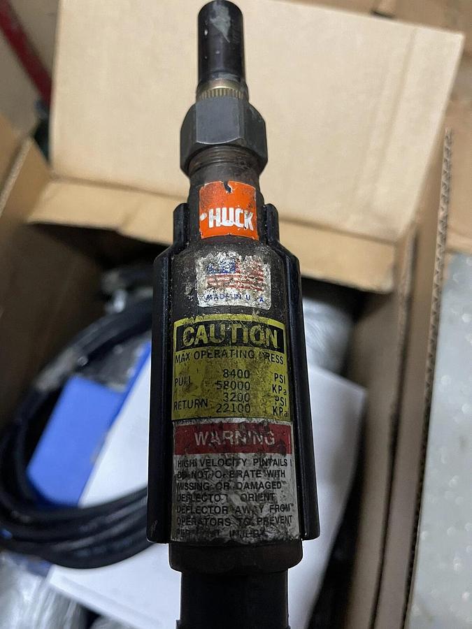 Used HUCK 942 Powerig Hydraulic Unit with HUCK Riveter gun 99-2737 tip