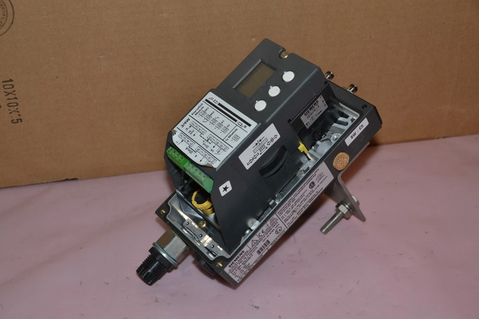 Used SIEMENS D-76181 -30-50/65/80C 18-30V 20mA PRESSURE TRANSMITTER