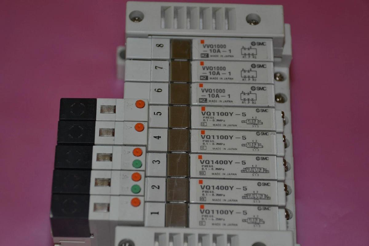 Used SMC MANIFOLD EX120-SMJ1 SOLENOID VALVE VQ1400Y-5 VQ1100Y-5 VVQ1000-10A-1