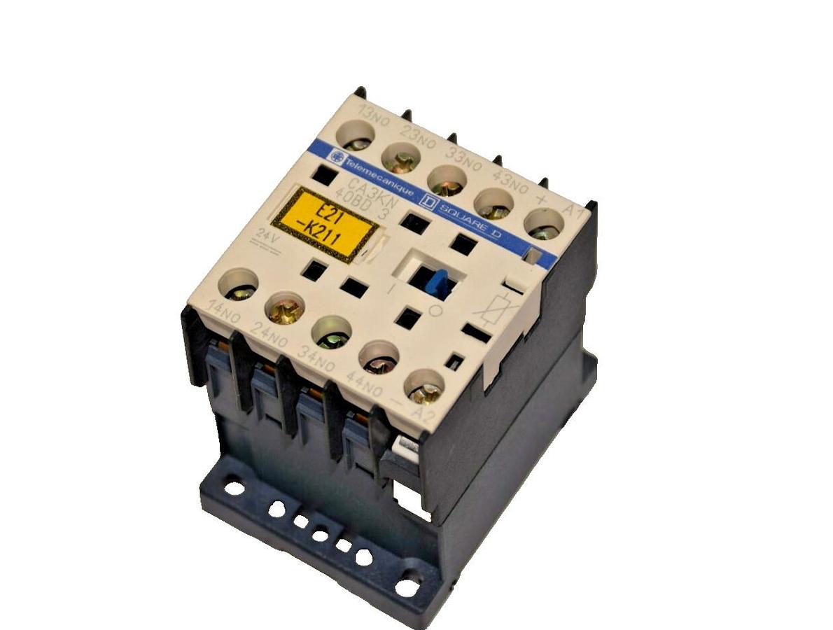 Used SQUARE D TELEMECANIQUE Contactor CA3KN40BD3 10A 690V 8kV