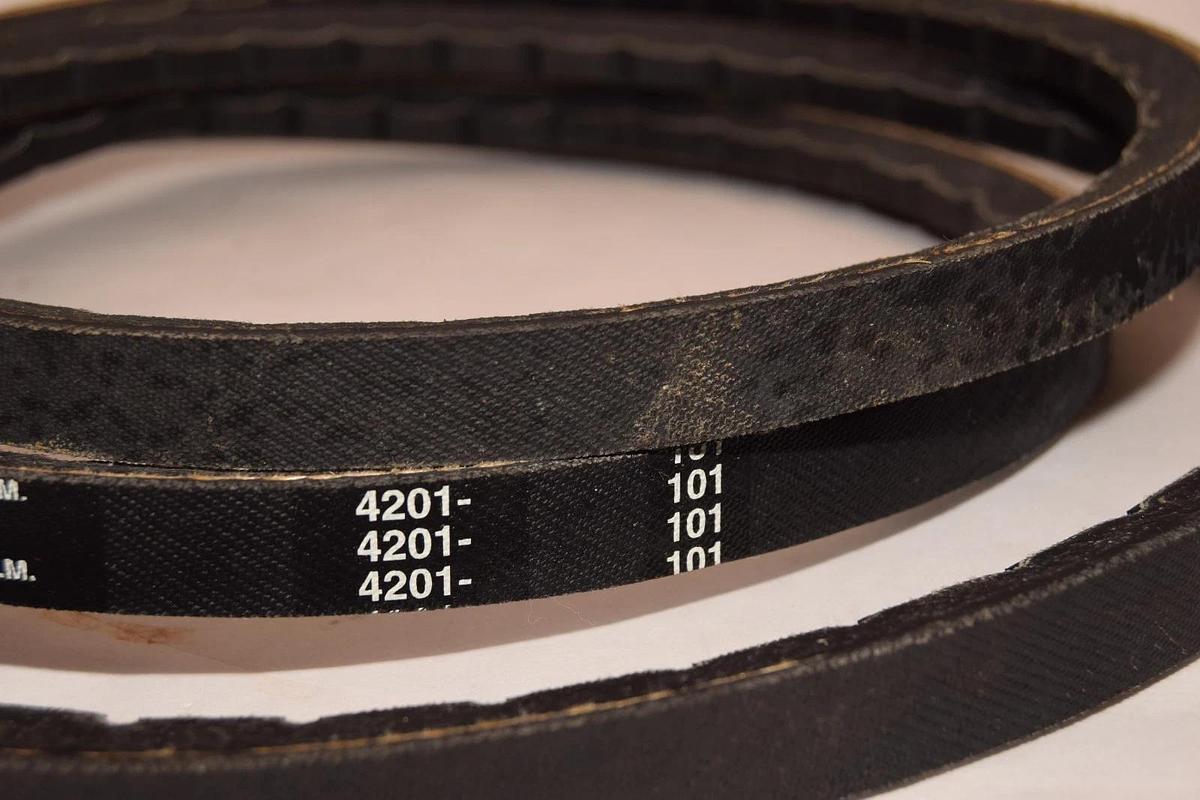 Dayco Cogged Belt V-Belt 5VX900 Power-Wedge USA (New)