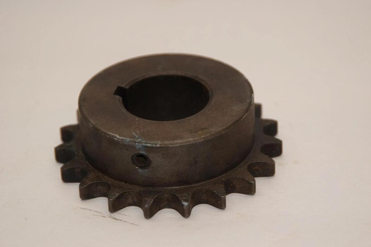 (NEW) MARTIN 40BS19 1-1/4" Bore 19 Teeth Sprocket