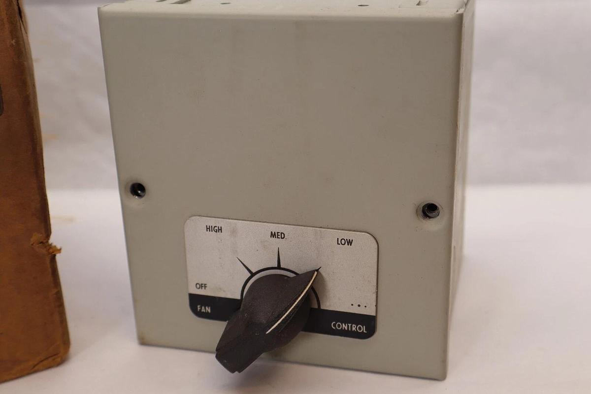 (NEW) NESBITT 110V Unit Heater Speed Controller