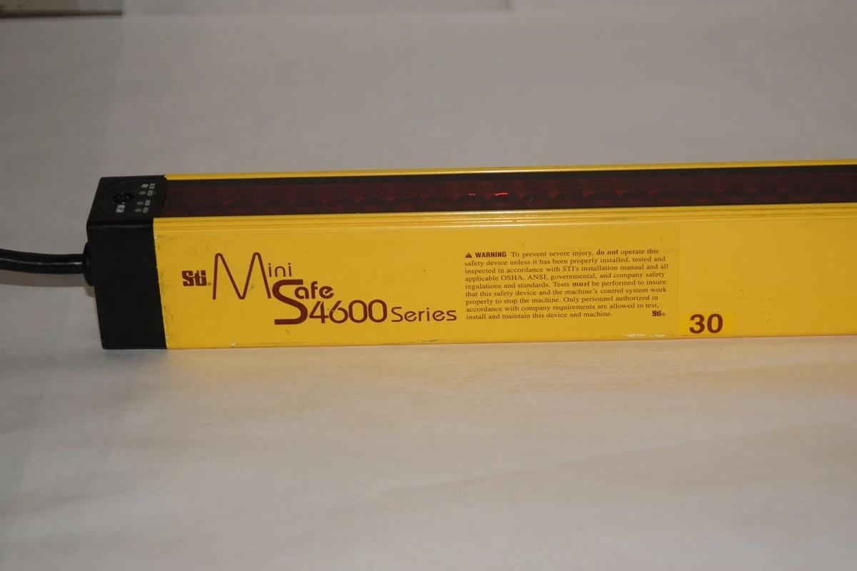 Used STI MS46-30-1045-R-FP-FD2 70158-1566 Range 0.3-9m Safety Light Curtain