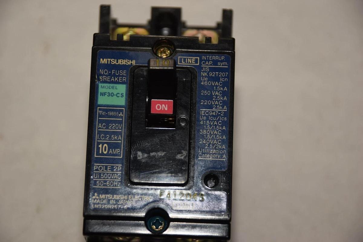 Used MITSUBHISI NF30-CS NF30CS 10A 2 POLE 500VAC 50-60Hz CIRCUIT BREAKER