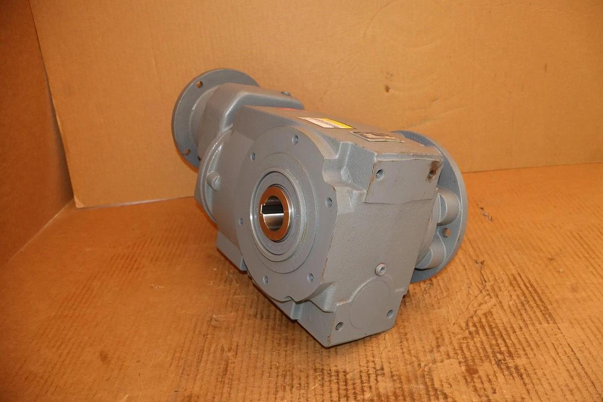 Boston Helical Worm Speed Reducer Gear Box SF863BRF450SB5M6 450:1 .59hp (NEW)