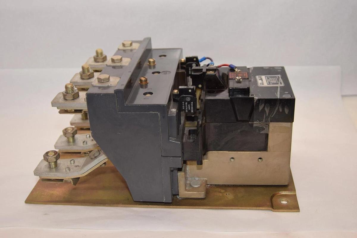 Used ALLEN BRADLEY 712 926401 712-926401 Series K Size 5 120V Coil Starter