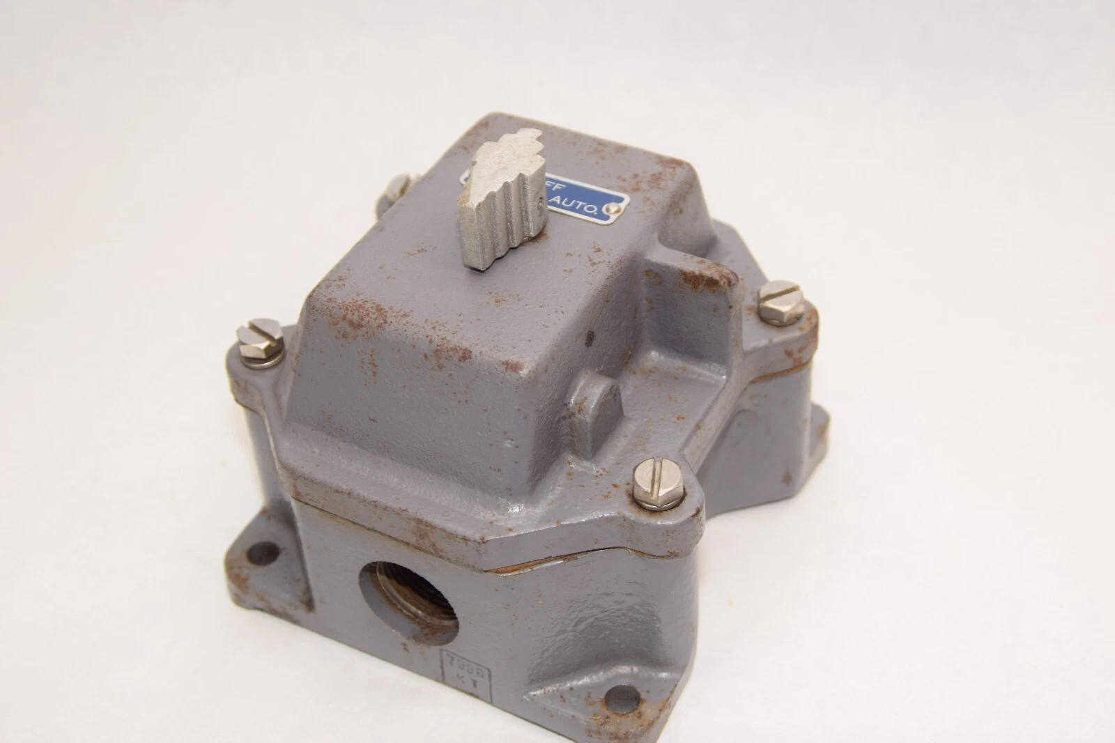 SQUARE D 9001 GW-123 234315 HOA Hand/Off/Auto Control Station Cast Iron NEW