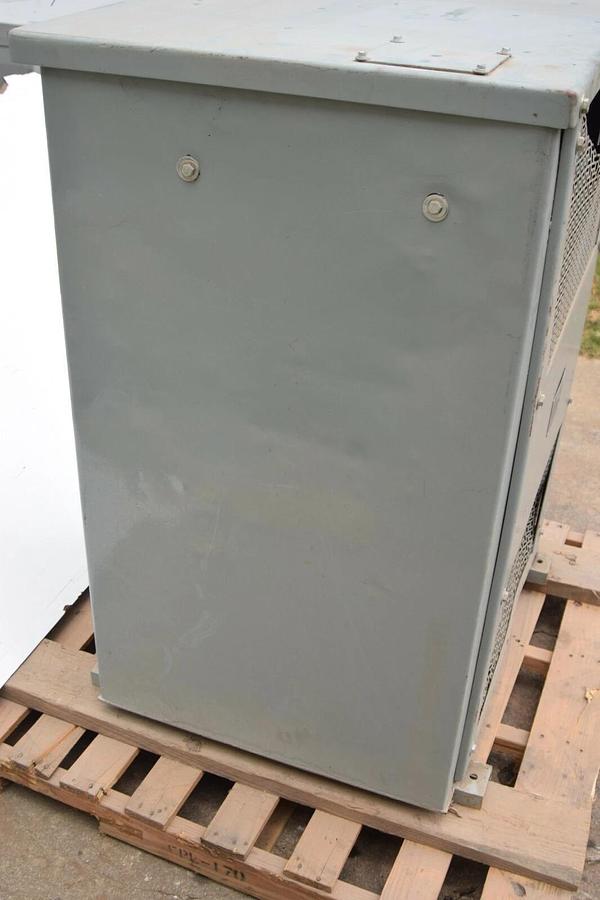 Used R E UPTEGRAFF 300 KVA Transformer 4160V Primary 208V Secondary 208Y/120V 300KVA