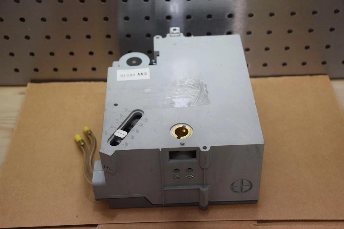 BARBER-COLMAN CVV-81103-0-5 24VAC CLASS 2 INPUT MICROFLO TERMINAL CONTROLLER NEW