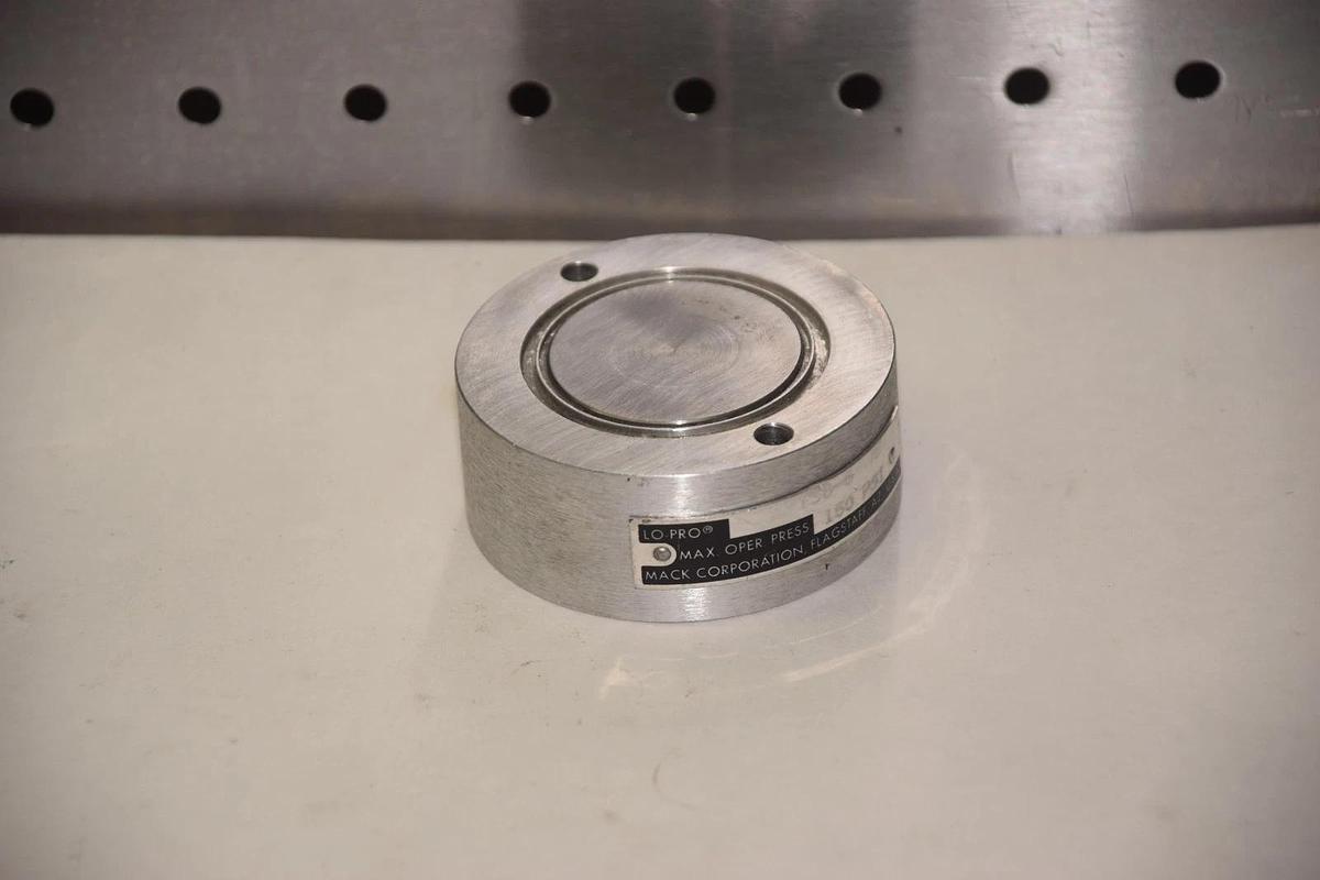 MACK CORPORATION LO-PRO S2138-6 150psi PNEUMATIC CYLINDER NEW