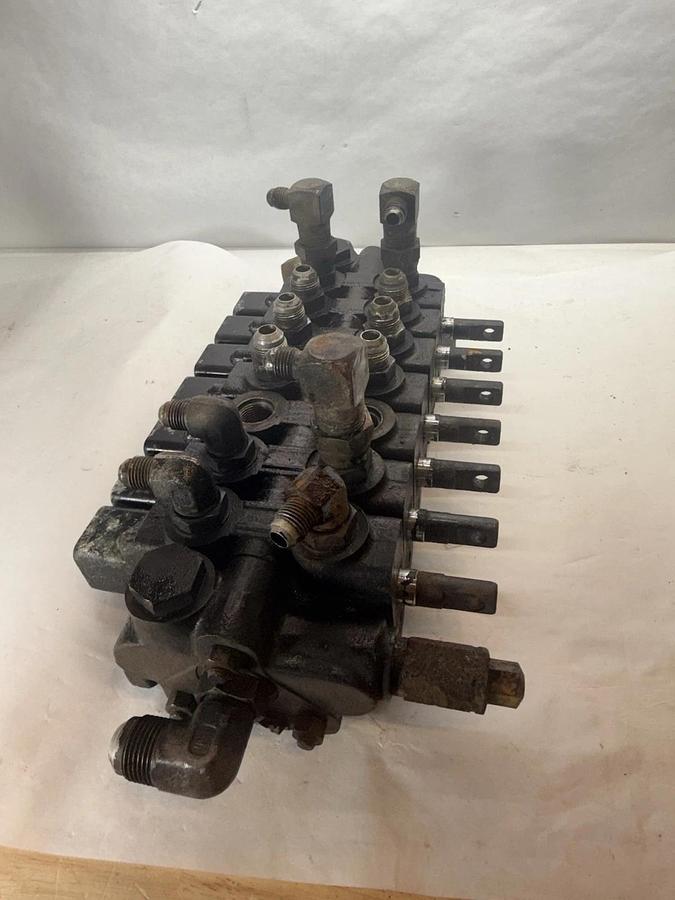 Used Racine C 88 0986 855 006 Challenger Wrecker Hydraulic Valve Block 7 spool Valve