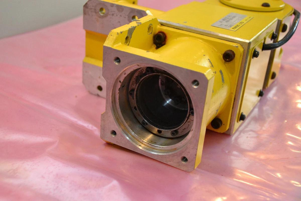 Used FANUC LTD A1 WRIST F1 A05B-1026-H005 A05B 1026 H005 A05B1026H005