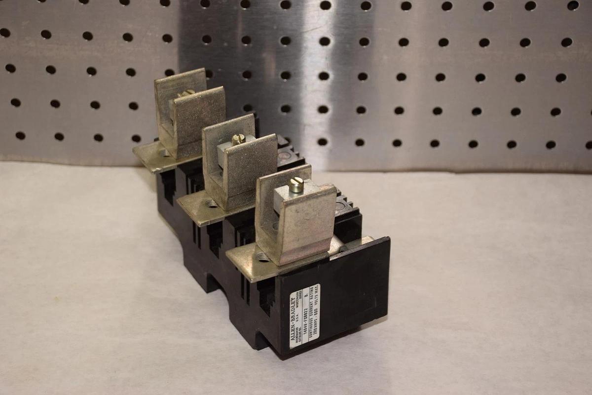 ALLEN BRADLEY 1494V-FSR622 SERIES B 200A 600V FUSE BLOCK NEW