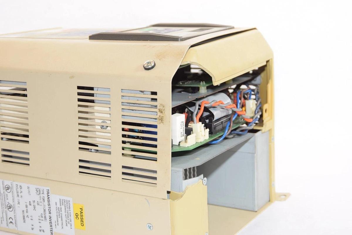 Used TOSHIBA VT130G3U4055 5.5KVA 5HP Transistor Inverter AC Drive *Cracked*