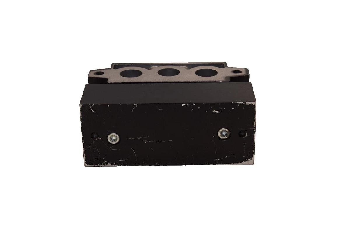 Used Ross Manifold Sub-Base Base 665K91 VDMA 24 345 C2 , VDMA24345C2
