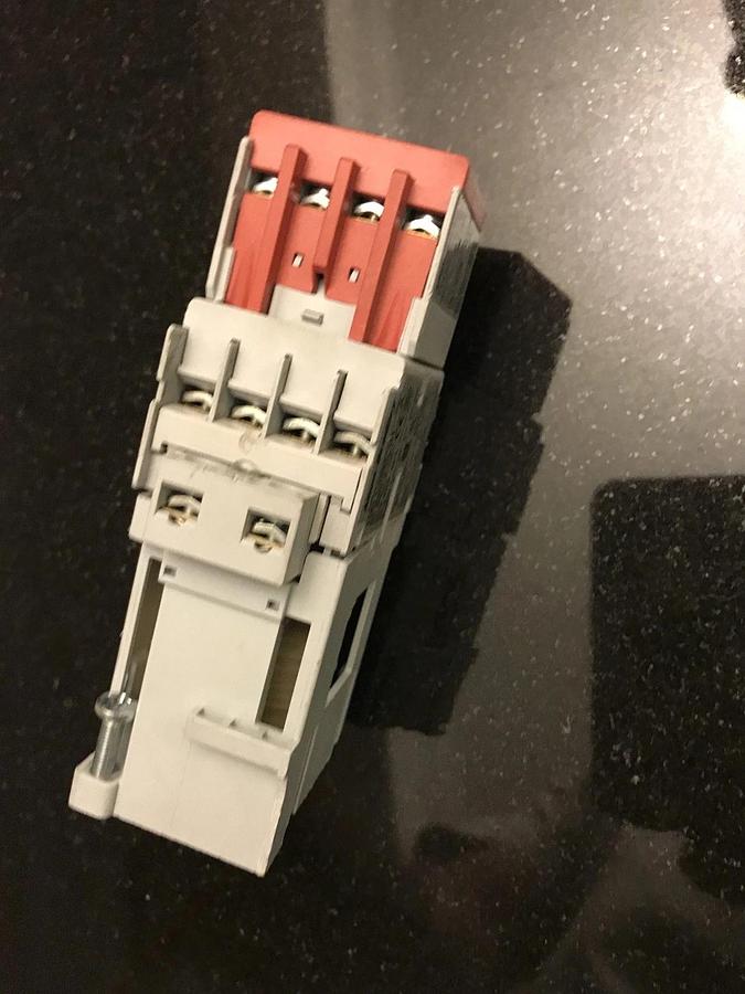 Used ALLEN BRADLEY 100S-C09DJ05C Contactor  100c09z as-is