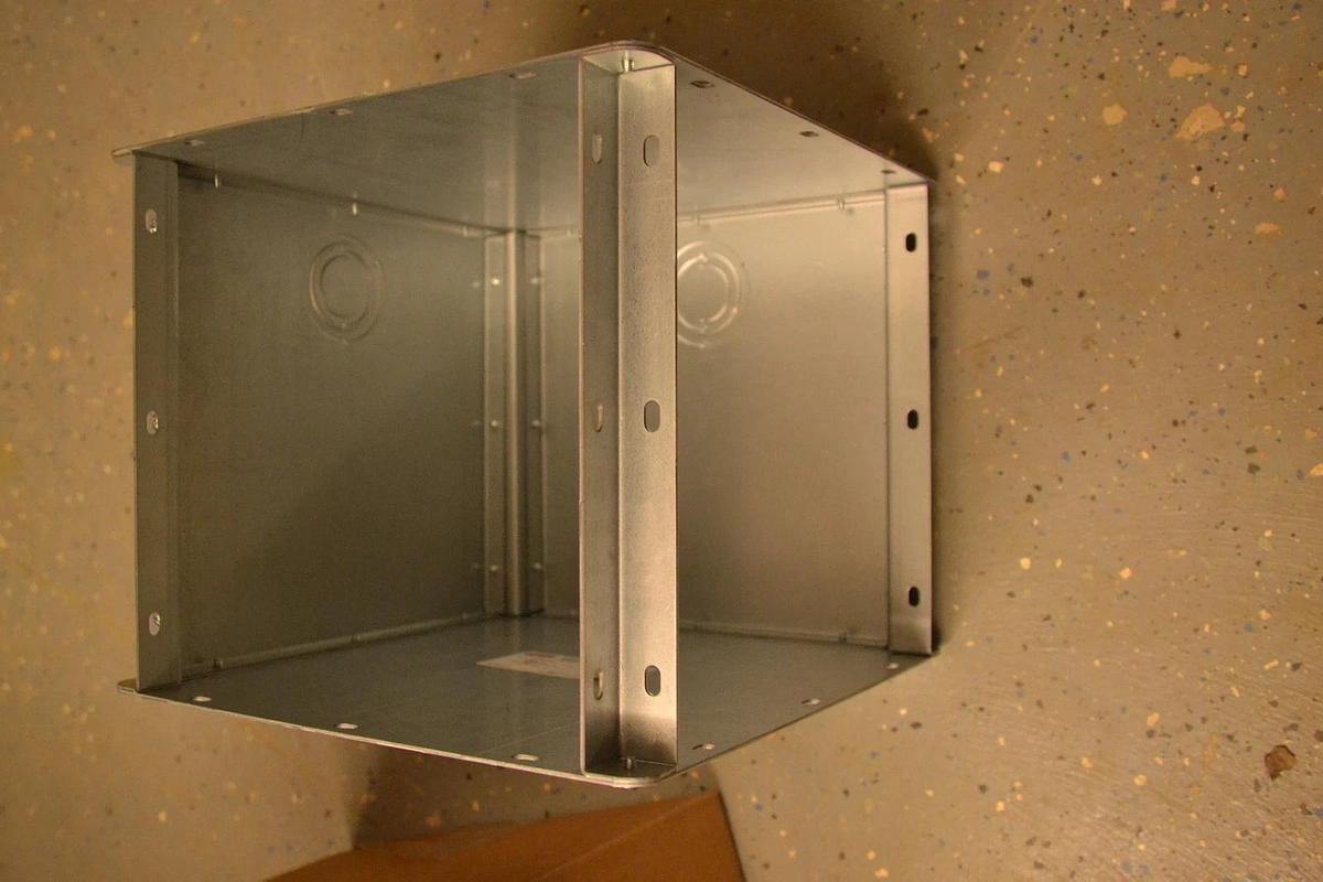 HOFFMAN ENCLOSURE F101090TXGV F101090TXGV 10" 90-Degree Elbow Tee Wireway Trough