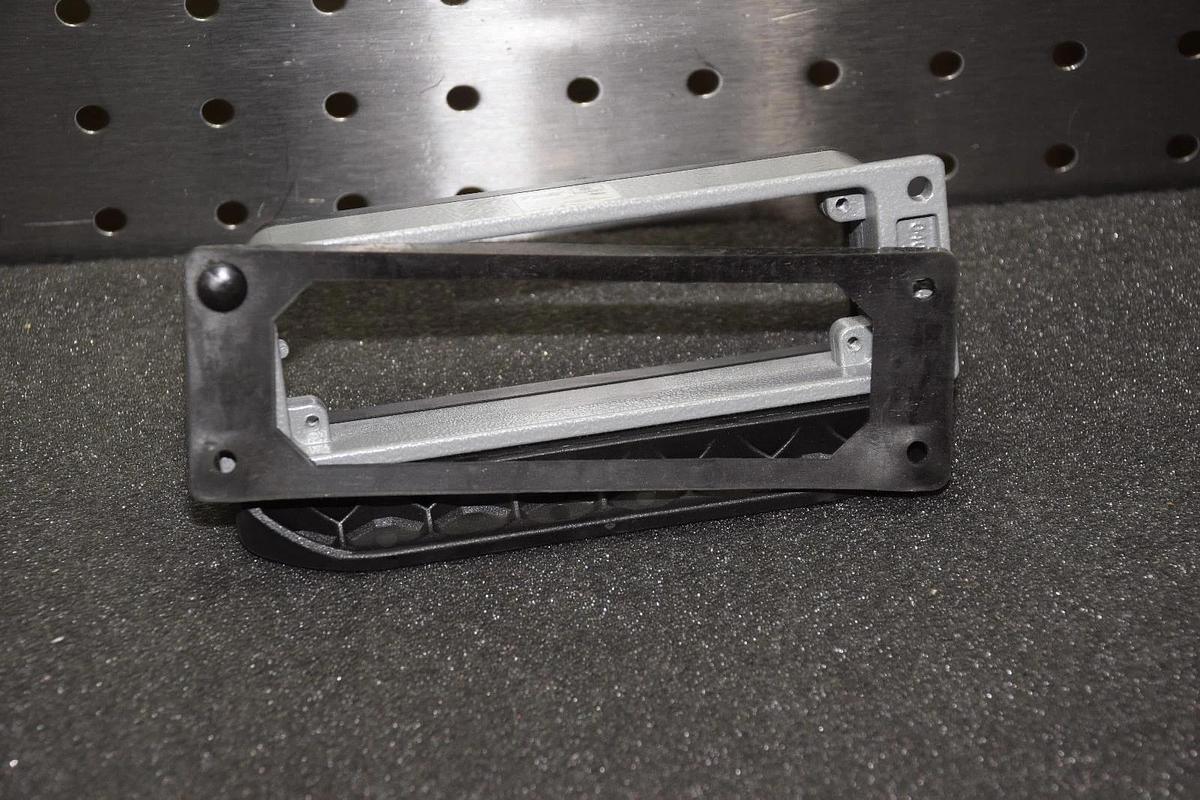 T&B 57696 PANEL MOUNT BASE NEW