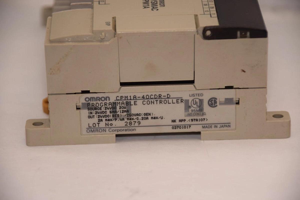 Used OMRON CPM1A-40CDR-D 24V 20W Programmable Controller *No Door/Cover*