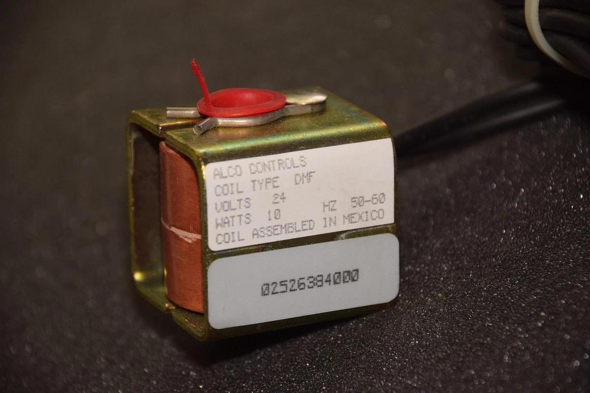 ALCO JOHNSON CONTROLS Coil Type DMF 02526384000  24vac 10w x-25890-71108 NEW