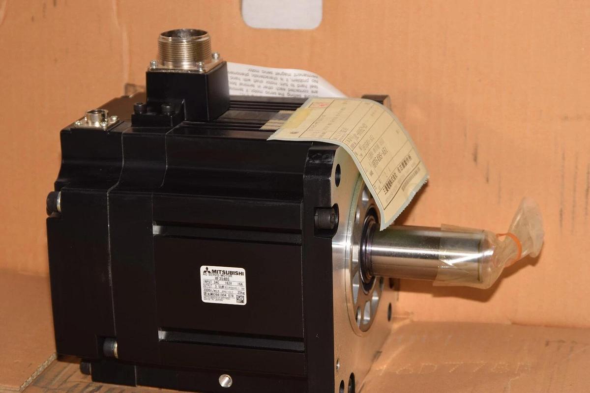 Mitsubishi Servo Motor C-HF354BS-A51 HF354BS HF354BS-A51 3.5kw 3000r/min (NEW)