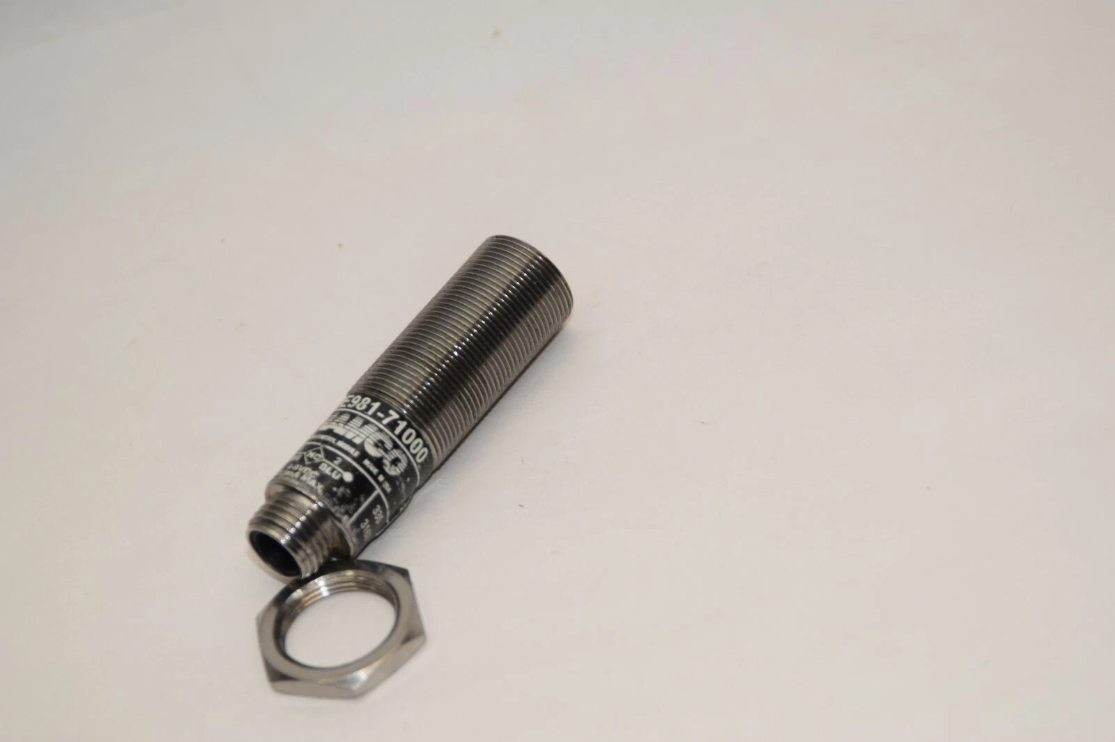 Used NAMCO EE981-71000 EE98171000 4-9Vdc 2.4mA Proximity Sensor