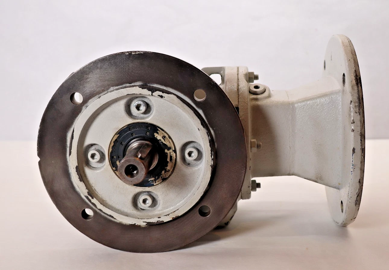 SEW-EURODRIVE Gearbox Gear Reducer SF37 AM56 SF37AM56 1750rpm 80.96 (NOS)