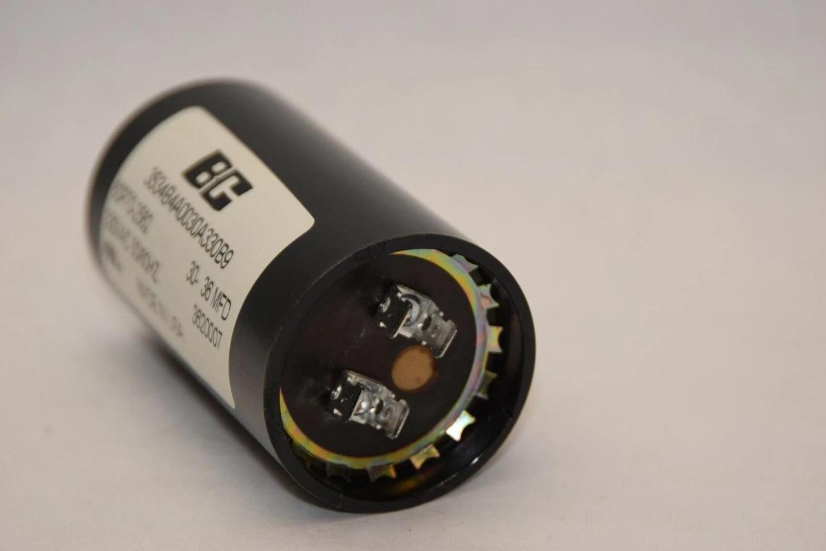 (NEW) BC 3534B4A0030A330B9 30-36MFD 330Vac 50/60Hz Capacitor
