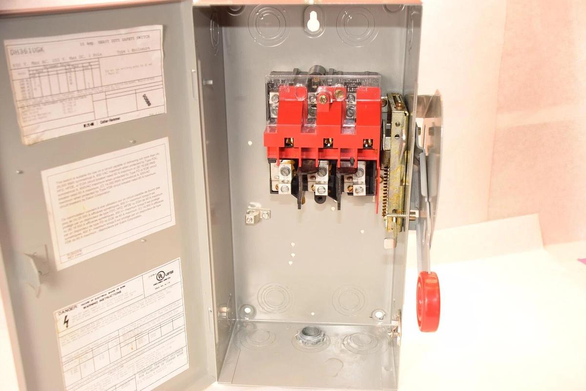 Used CUTLER HAMMER EATON Heavy Duty Safety Switch DH361UGK 30Amp 600V 3 Pole