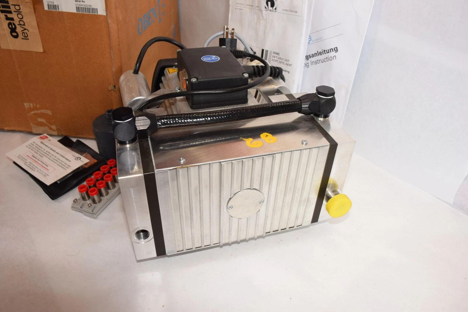 Leybold Oerlikon Vacuum Pump 12793 DIVAC 4.8VT 1279301004163258 115v .305kW *NEW
