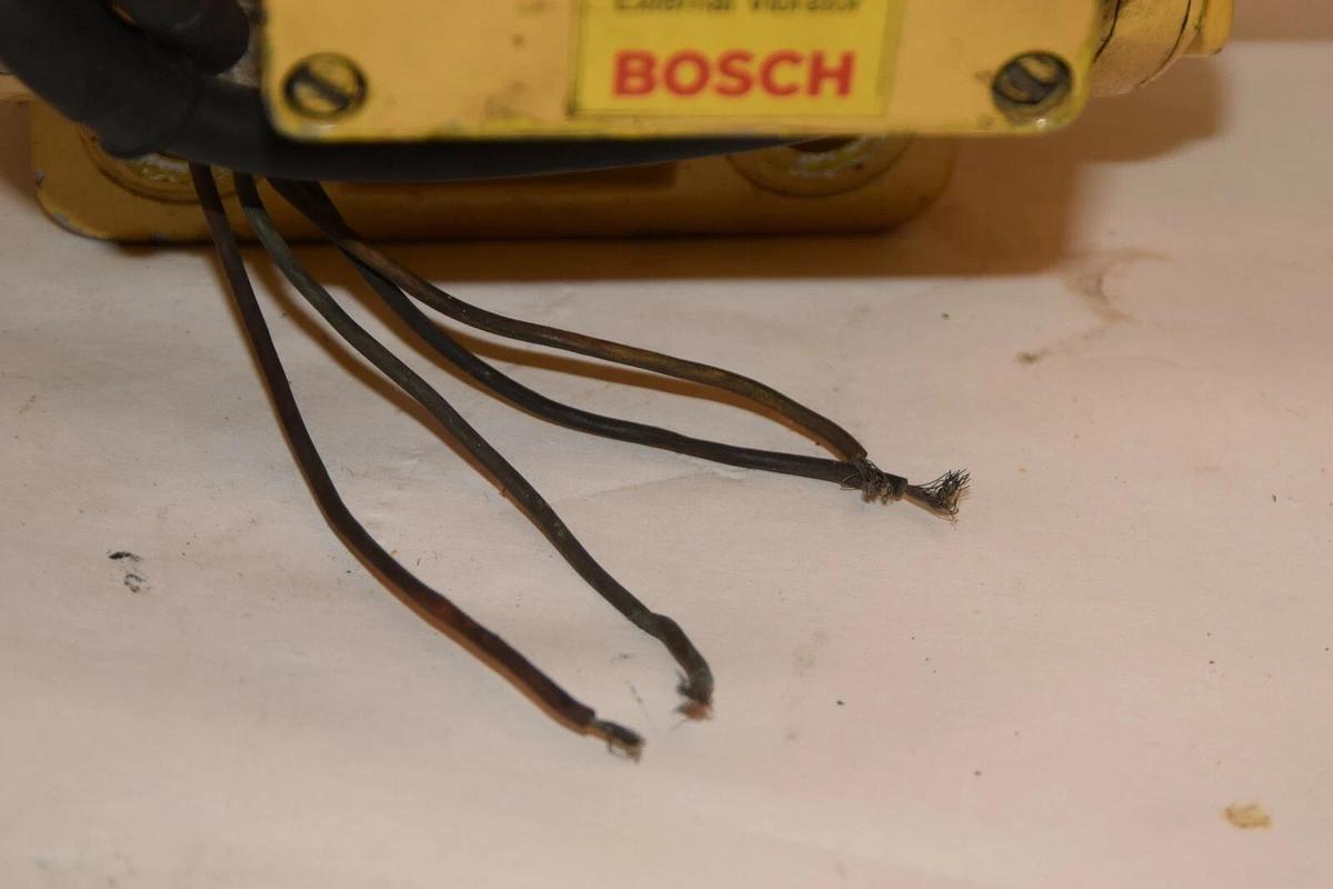 Used Bosch Electric Vibrator Shaker  220 / 460 VAC 3 Ph 1000W  0 618 120 013