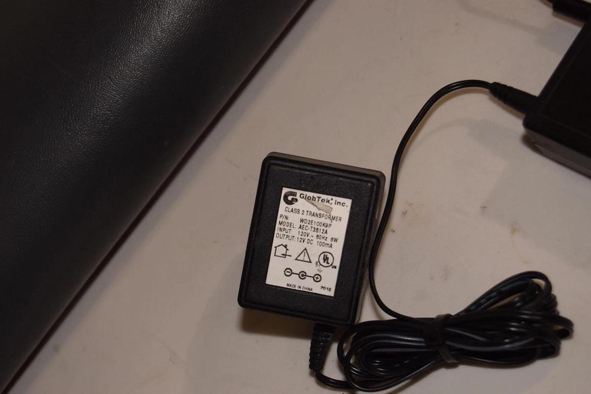 Used ARATRON AEI-DT020 ESD Monitor w/ 2 Mats 47"x36" & 60"x24" Wearwell Desk Mat Kit