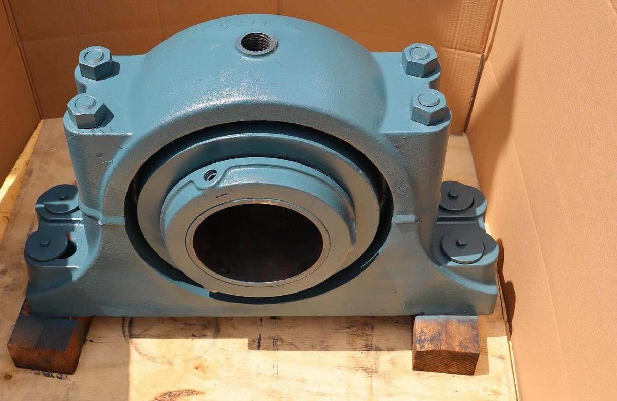 Dodge 4 Bolt Split Plummer Pillow Block Bearing Housing 7" 7 4155244 NOS