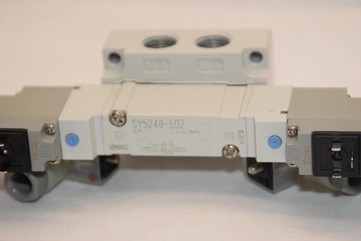 (NEW) SMC SY5240-5DZ-02T SY52405DZ02T 0.1-0.7MP Solenoid Valve