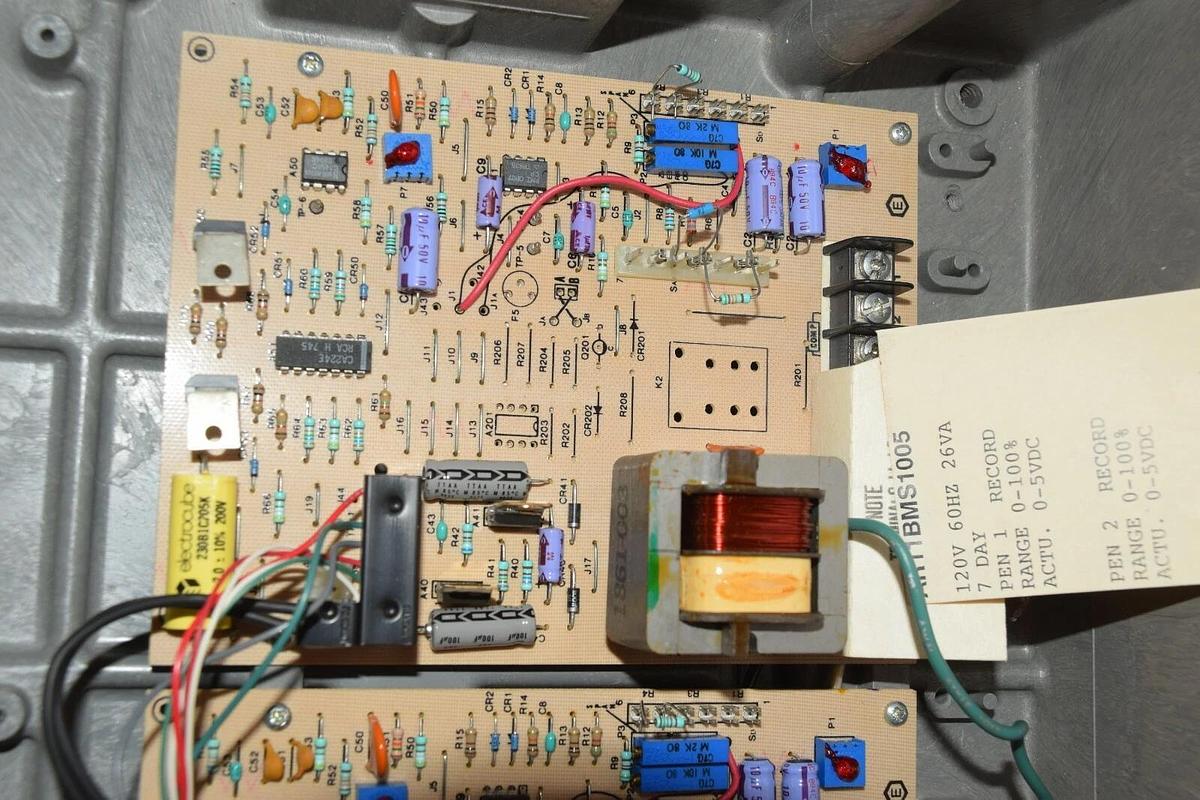 Used HONEYWELL HOTPACK DATA LOGGER CHART RECORDER AR11BMS1005 120 V 26 VA
