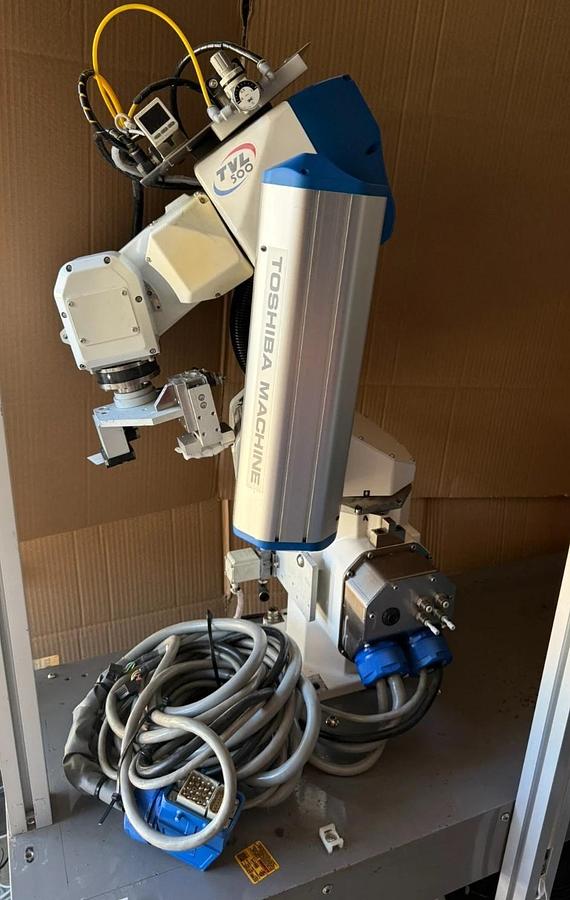 Used Toshiba Machine Co. System Six-Axis 6-Axis Robot TVL500 TVL 500 28kg