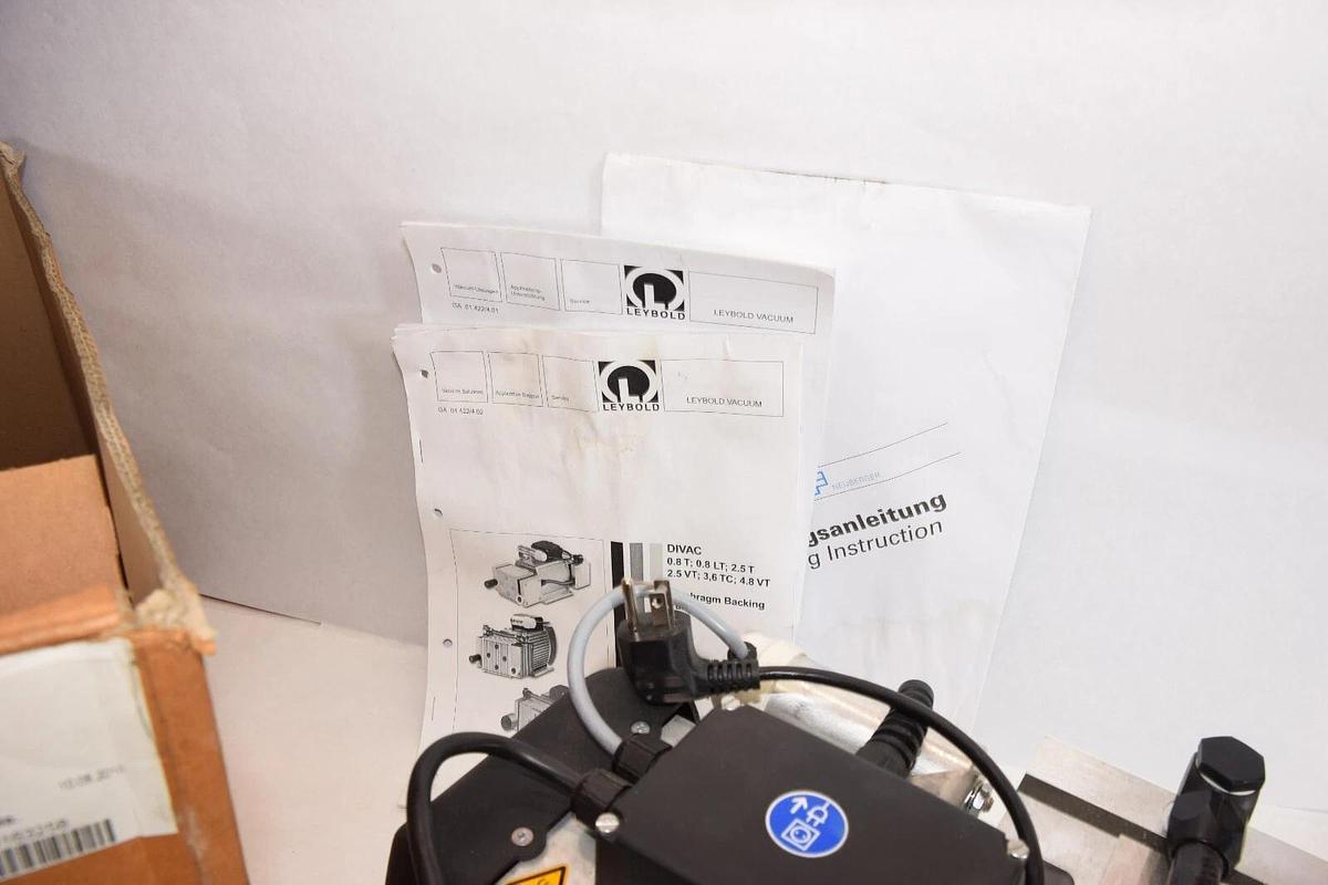 Leybold Oerlikon Vacuum Pump 12793 DIVAC 4.8VT 1279301004163258 115v .305kW *NEW