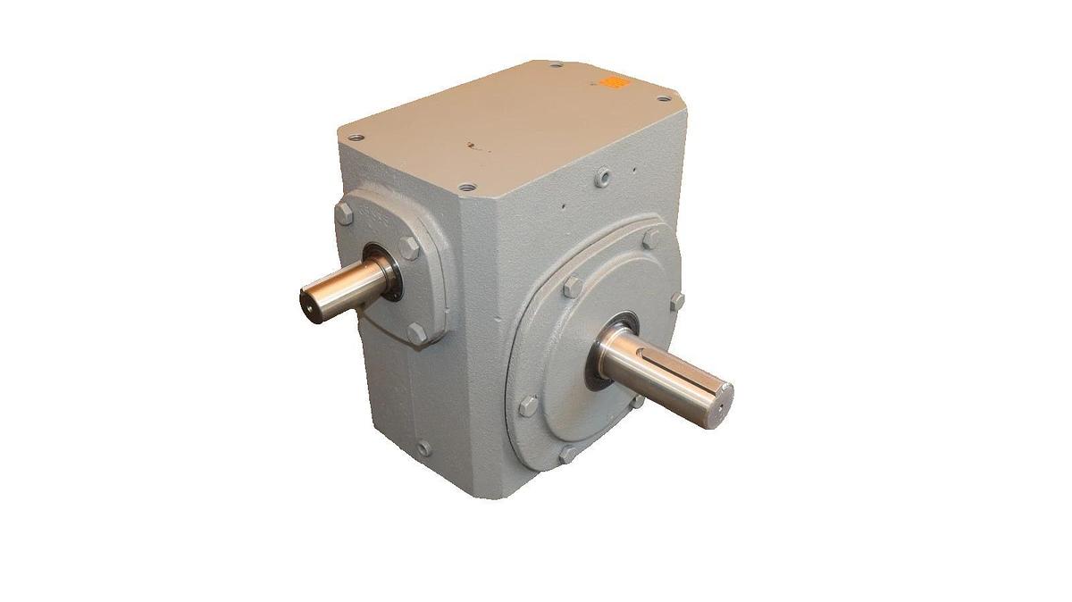 CLEVELAND GEAR BOX SPEED REDUCER M3211AAH30C-S TYPE IC RATIO 30:1 TYPE I (New)