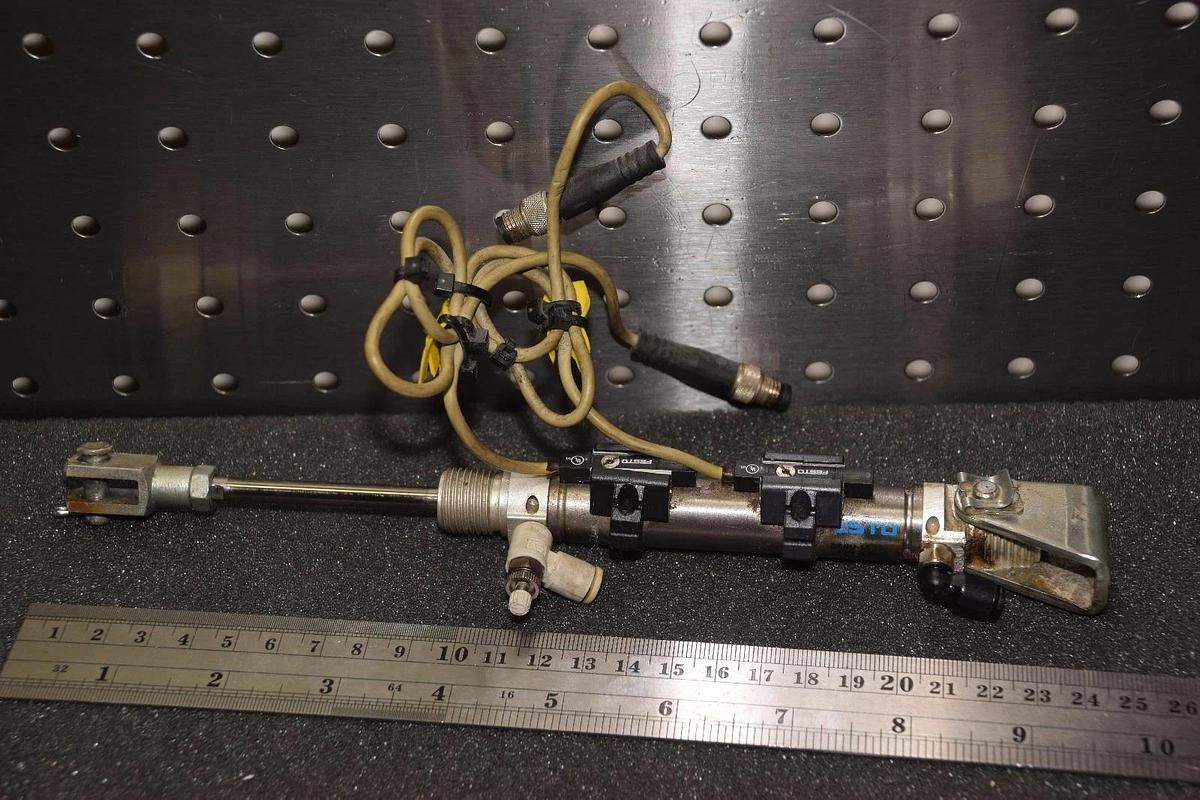 Used FESTO DSNU-15-50-PPV-A-S6 DSNU1550PPVAS6 193989 A408 10 BAR PNEUMATIC CYLINDER