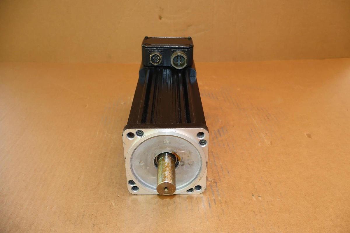 KOLLMORGEN Servo Motor Goldline XT B-404-A-23 B404A23 230v 1500rpm (NEW)