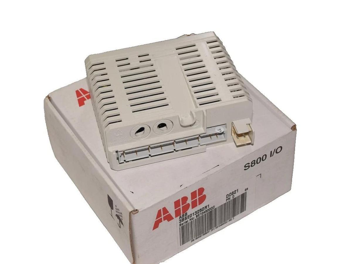 ABB 3BSE013250R1 D0821 8 Channel Digital Output Module (NEW)