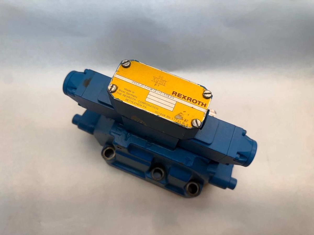 Used Rexroth Valve 4WEH22U60/6AW120-60N 9TDAV 4WE6J51/AW120-60N9DAV Valve Stack