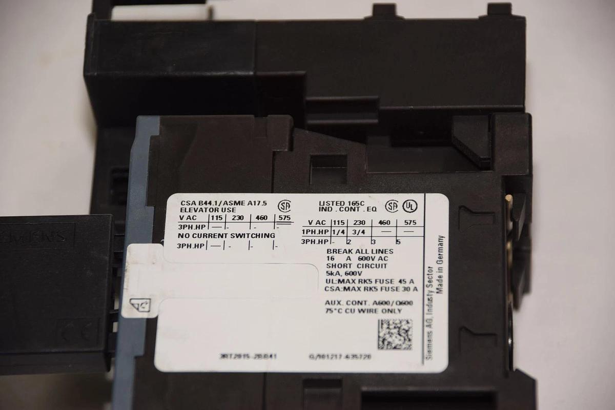 Used SIEMENS SIRIUS 3RT2015-2BB41 24V DC CONTACTOR