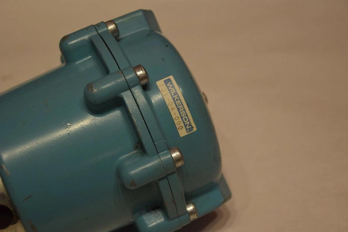 Used WILKERSON F21-04-000 F2104000 1/2" AIR FILTER